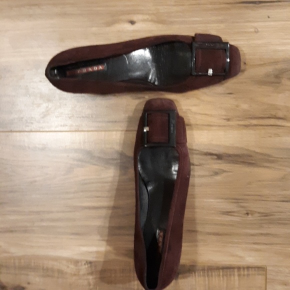 Vintage Prada Maroon Leather Kitten Heels. Made in Italy - Picture 8 of 8